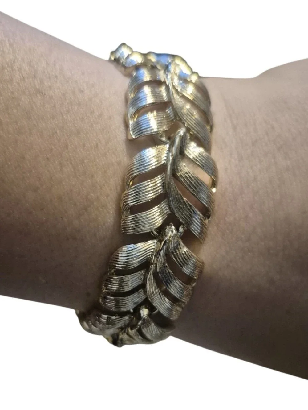 Vintage Gold-Tone Linked Bracelet for Women